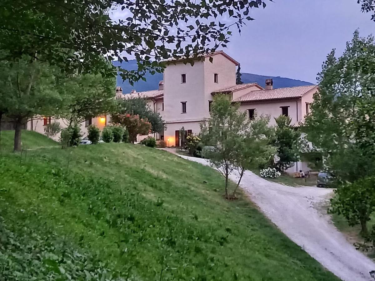 Agriturismo Il Covo Del Solengo Villa Valtopina Exteriör bild