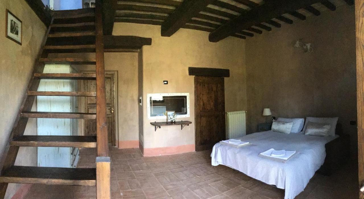 Agriturismo Il Covo Del Solengo Valtopina Exteriör bild