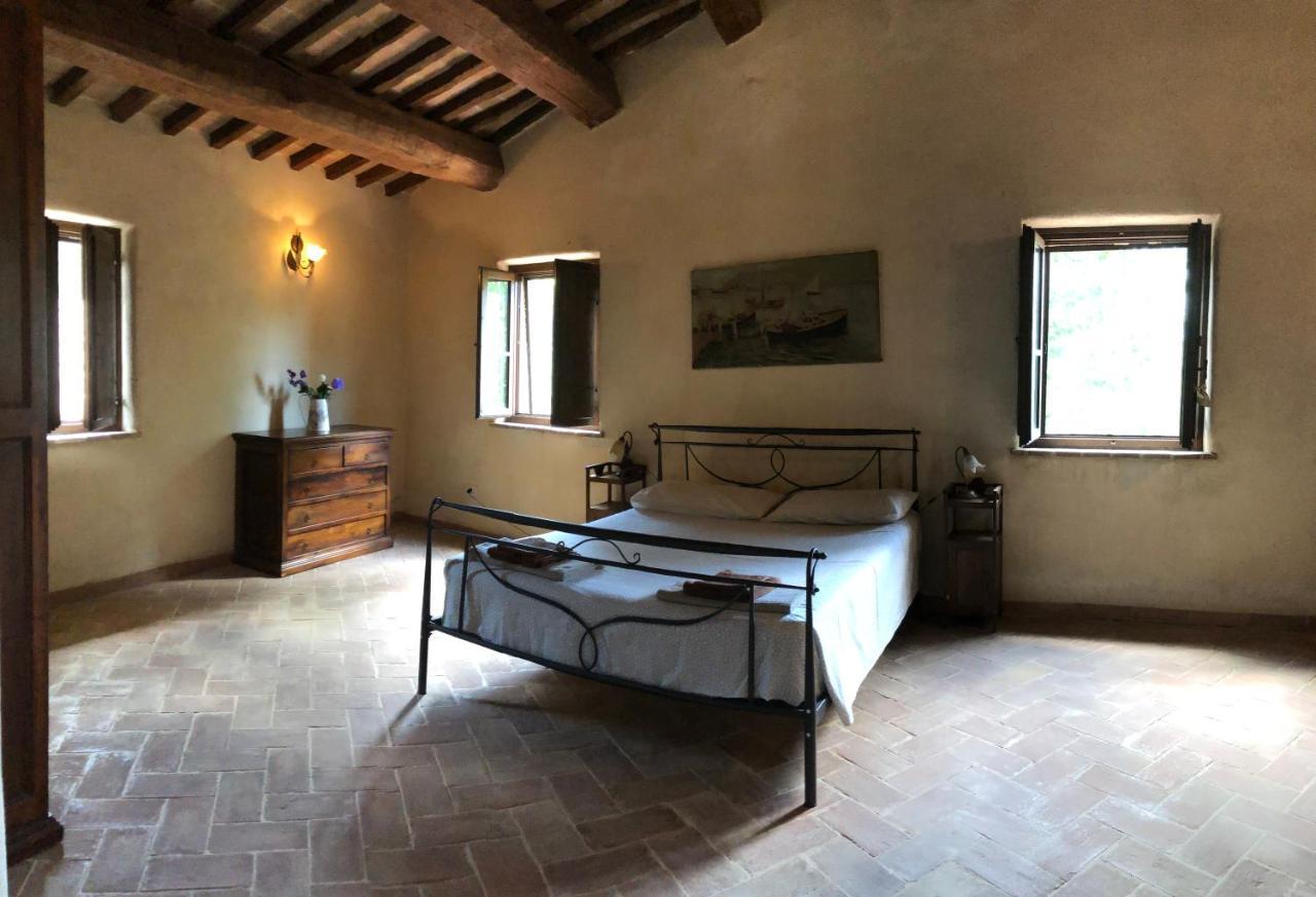 Agriturismo Il Covo Del Solengo Valtopina Exteriör bild