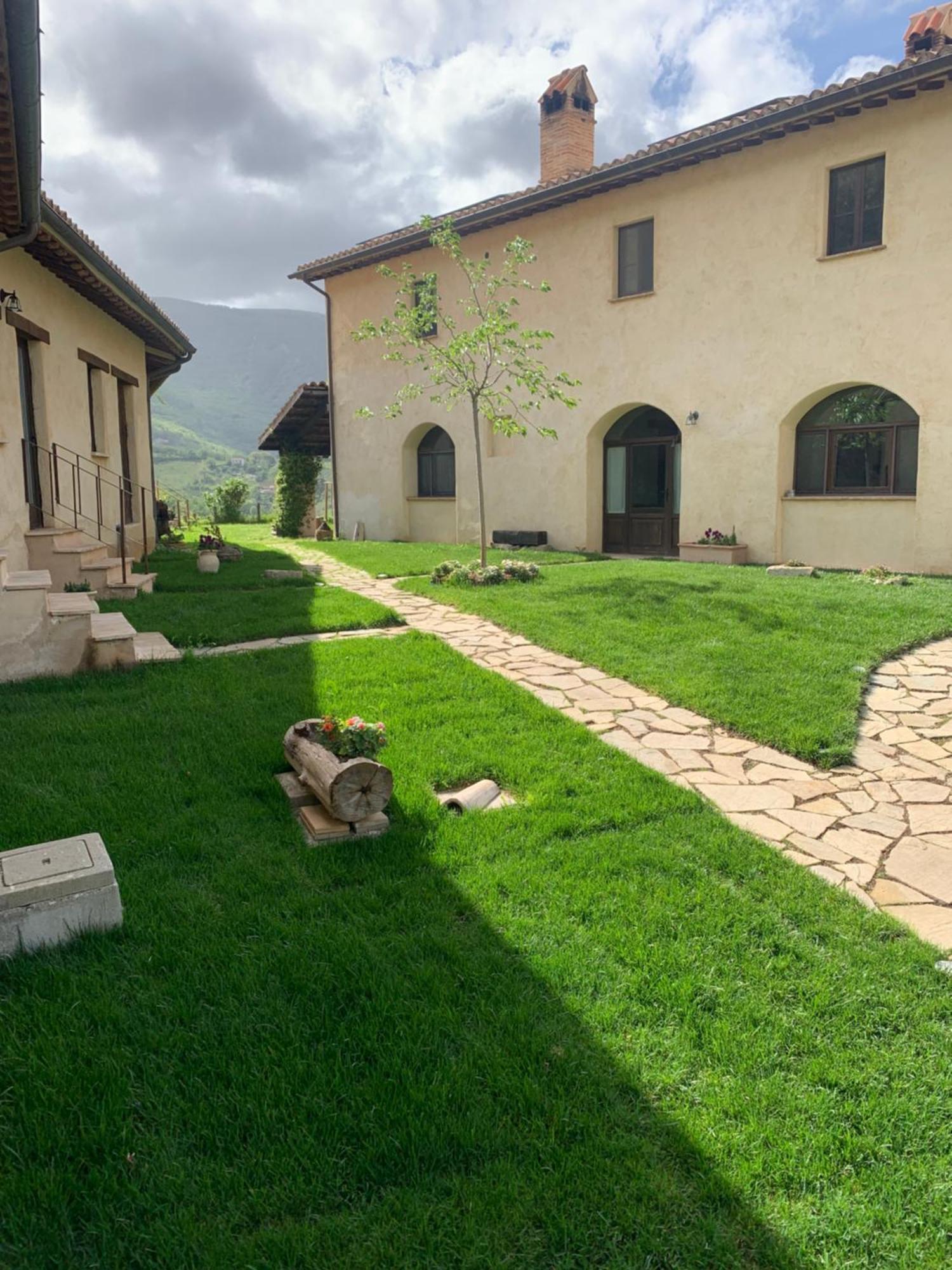 Agriturismo Il Covo Del Solengo Valtopina Exteriör bild